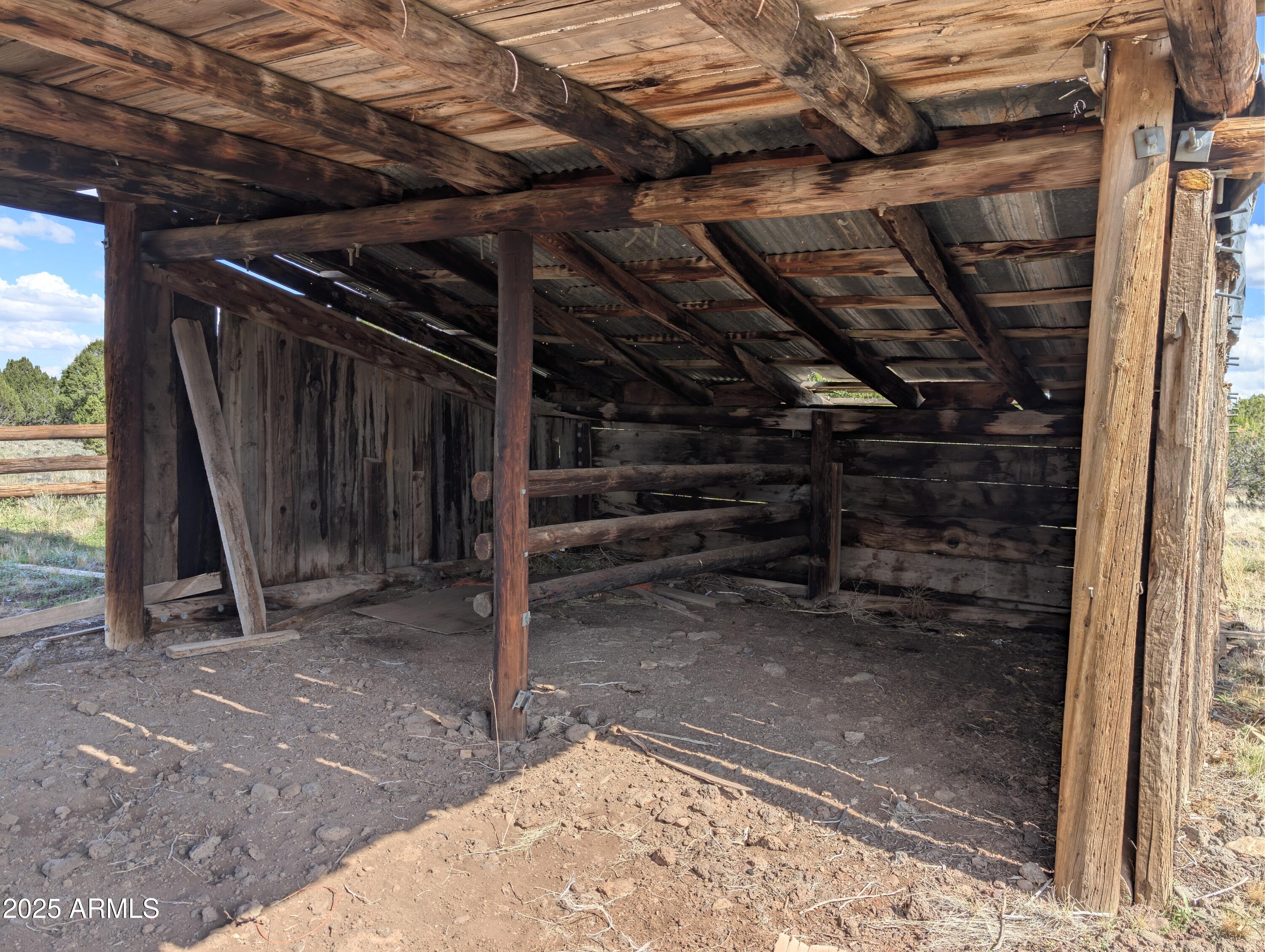 1397 Bourdon Ranch Road Show Low, AZ 85901 - Photo 15 of 20 PXL_20250928_205415060.RAW-01.COVER