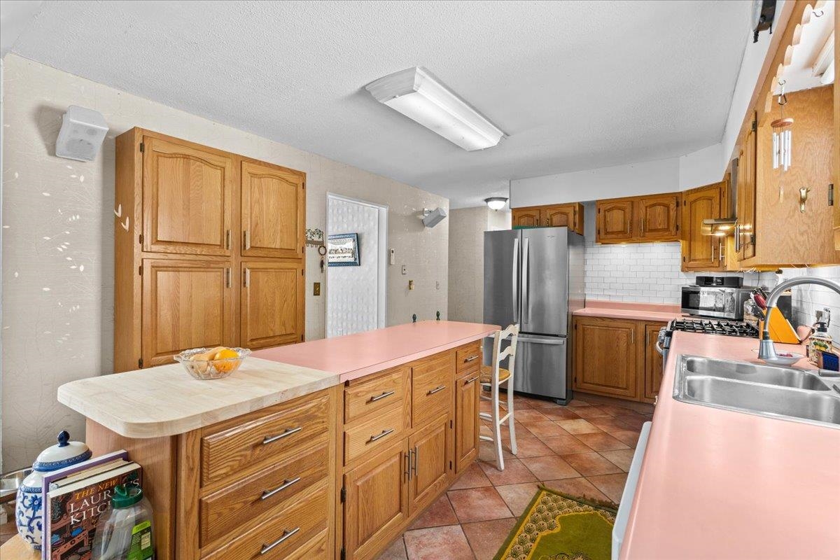 199 Oak Circle Colchester, VT 05446 - Photo 11 of 44