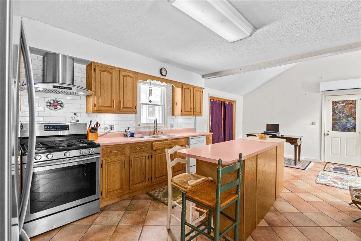 199 Oak Circle Colchester, VT 05446 - Photo 13 of 44