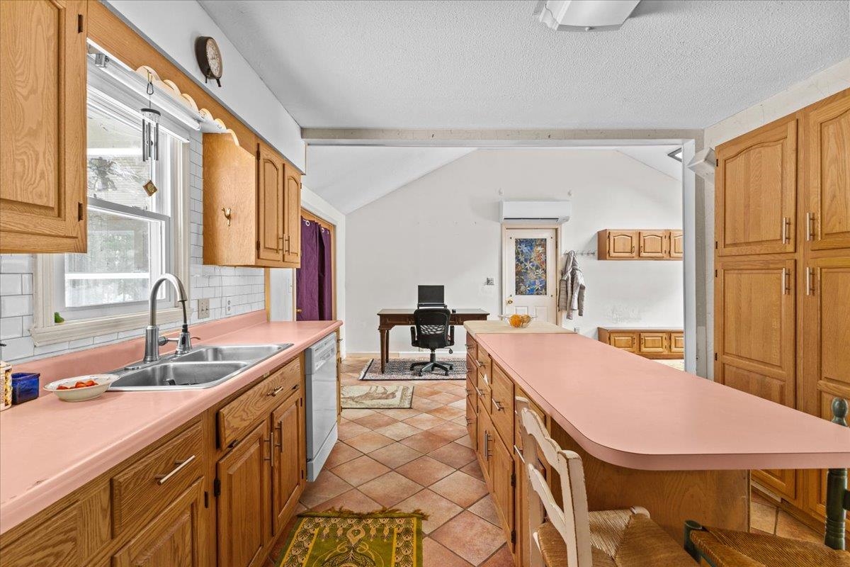 199 Oak Circle Colchester, VT 05446 - Photo 14 of 44