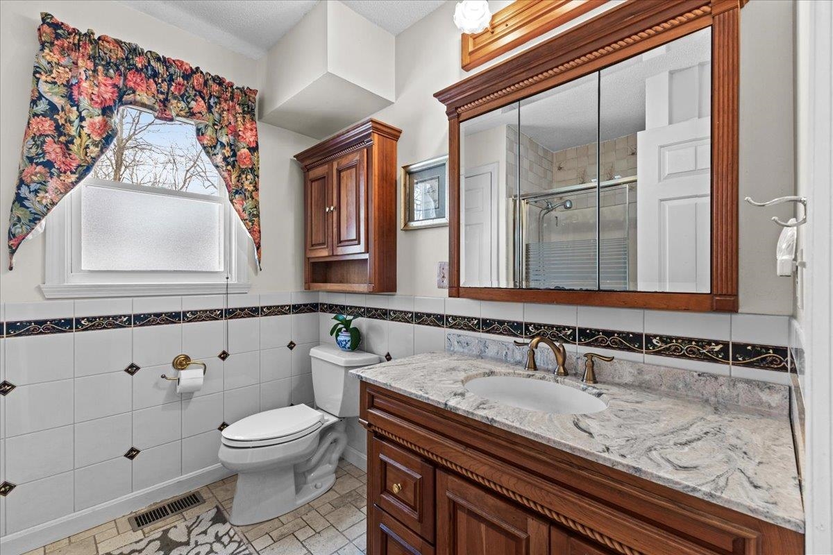 199 Oak Circle Colchester, VT 05446 - Photo 21 of 44