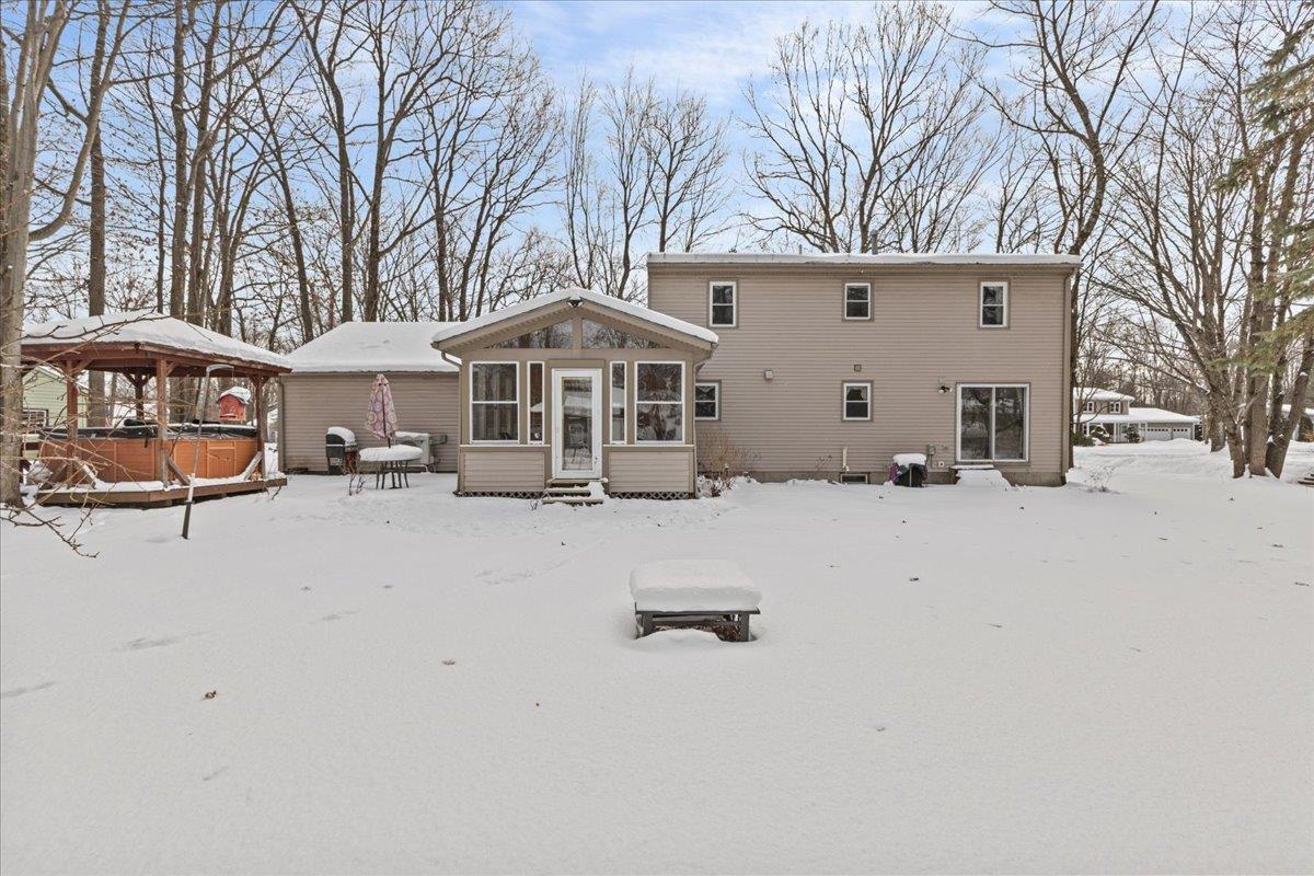199 Oak Circle Colchester, VT 05446 - Photo 5 of 44