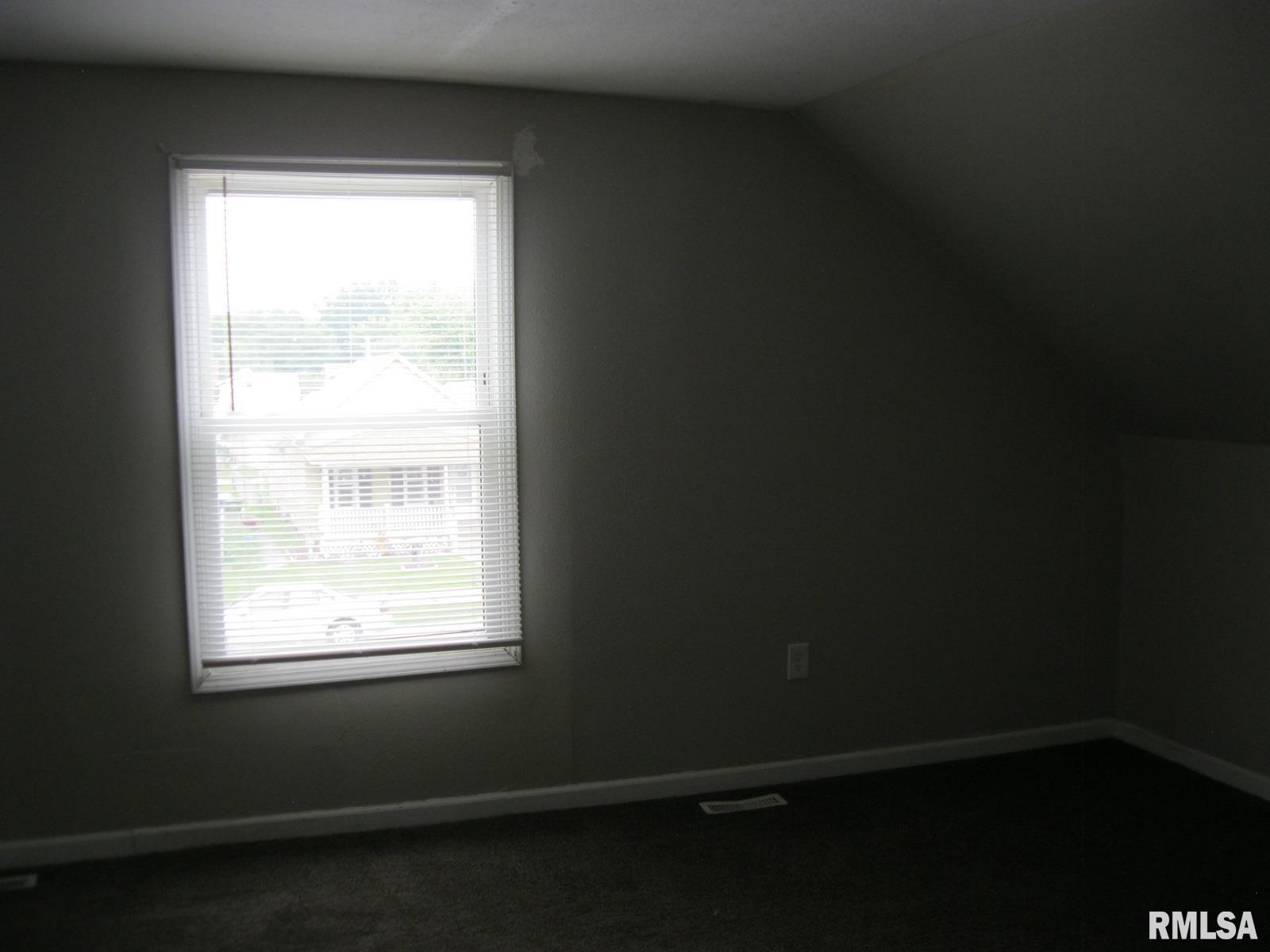 631 3rd Avenue South Clinton, IA 52732 - Photo 12 of 15 Gallery Image 12