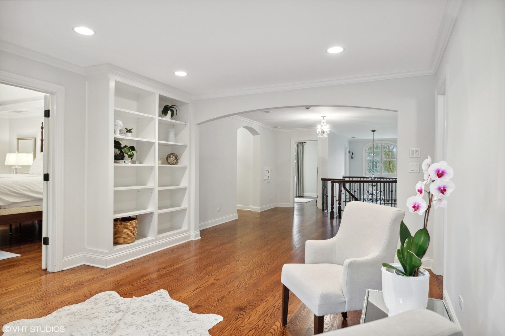 1111 Seneca Road Wilmette, IL 60091 - Photo 21 of 50 a living room with furniture and a potted plant