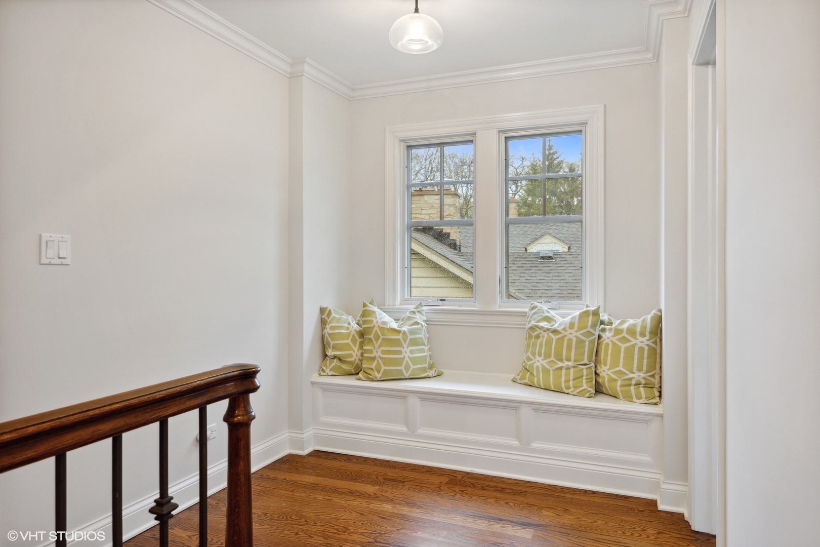 1111 Seneca Road Wilmette, IL 60091 - Photo 35 of 50 a view of front door and bedroom