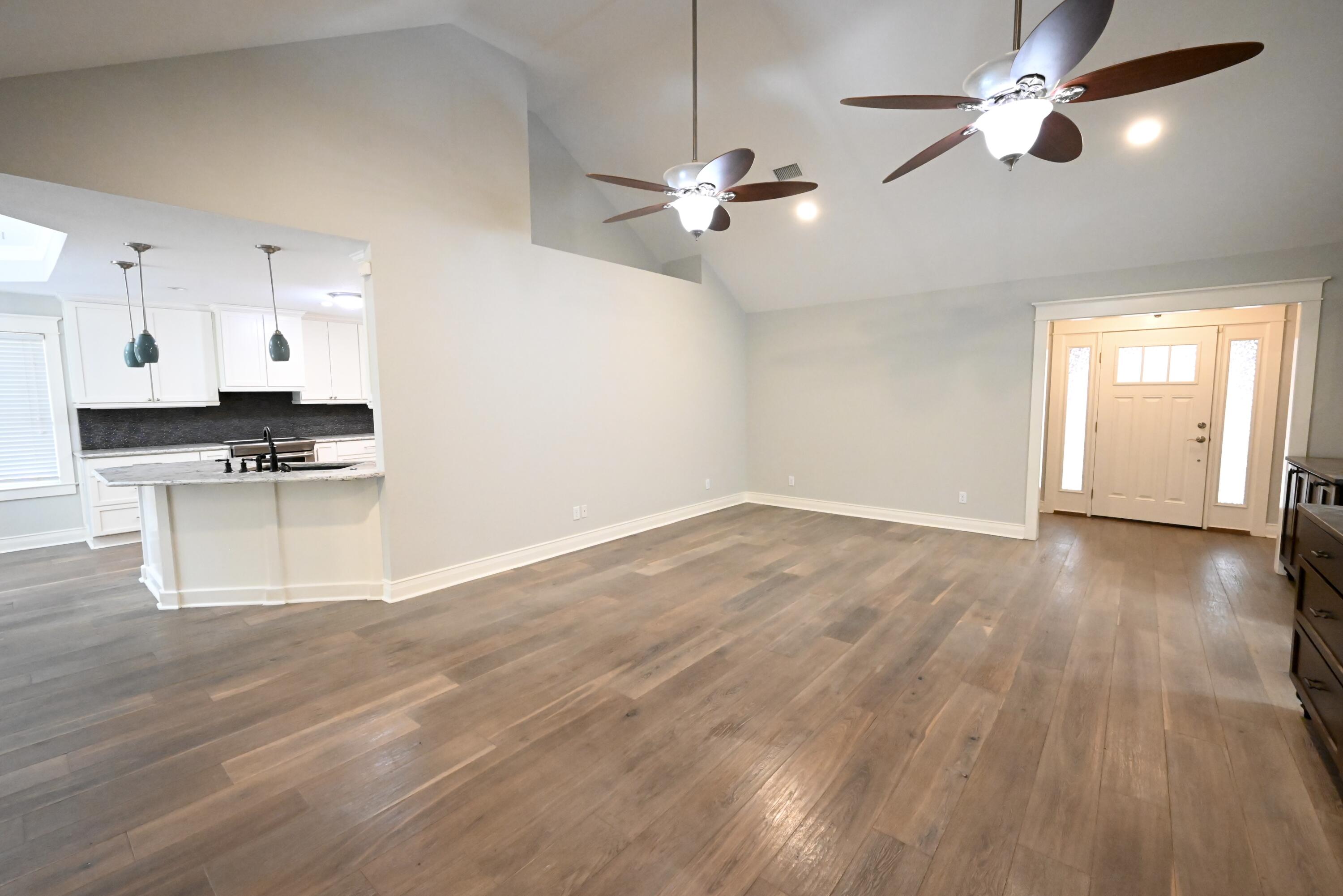202 Shell Drive Crestview, FL 32536 - Photo 4 of 39 DSC_8829