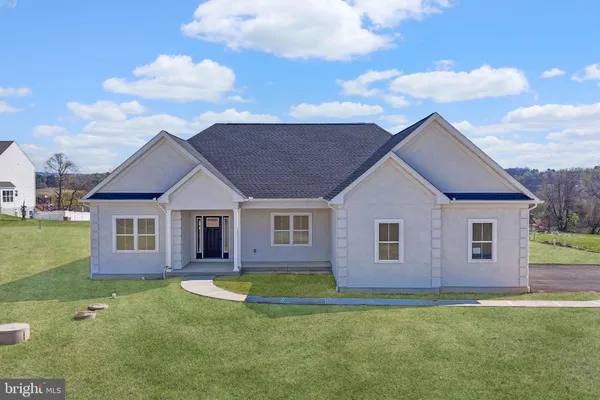 $685,000 | 448 Long Lane Road, Walnutport, PA 18088