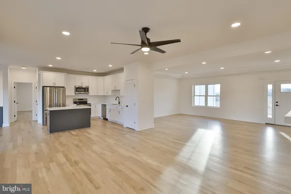 $685,000 | 448 Long Lane Road, Walnutport, PA 18088