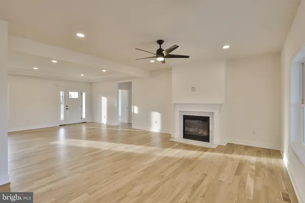 $685,000 | 448 Long Lane Road, Walnutport, PA 18088