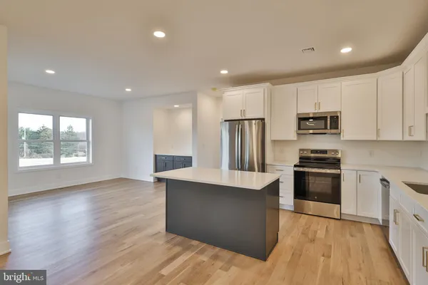 $685,000 | 448 Long Lane Road, Walnutport, PA 18088