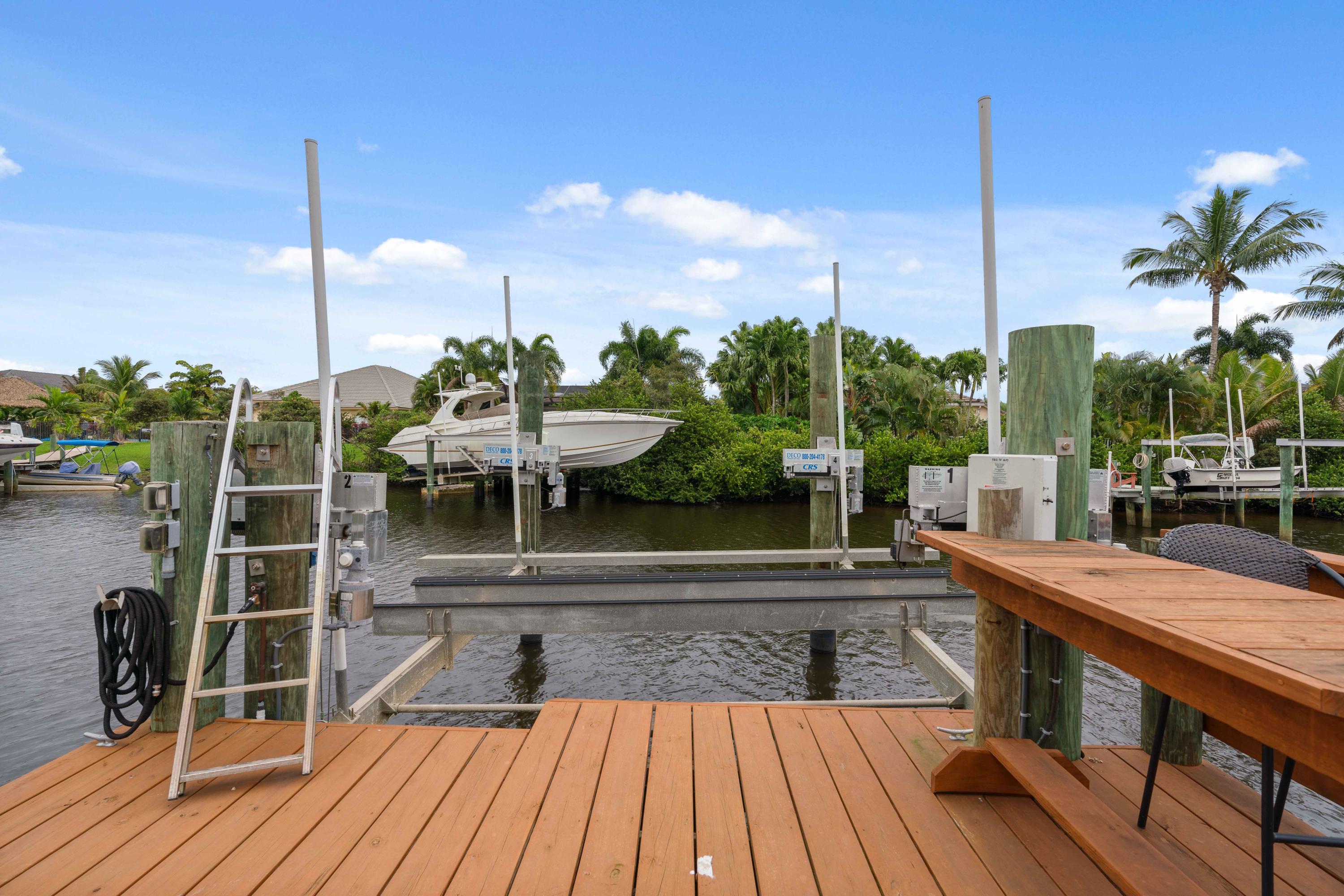 719 Southwest River Bend Circle Stuart, FL 34997 - Photo 12 of 63 _MLP6259