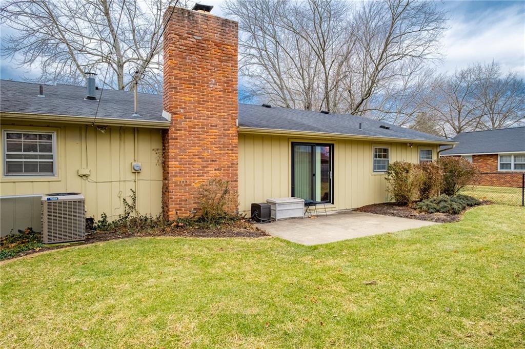 4227 Ridgeway Avenue Columbus, IN 47203 - Photo 28 of 29 Gallery Image 28