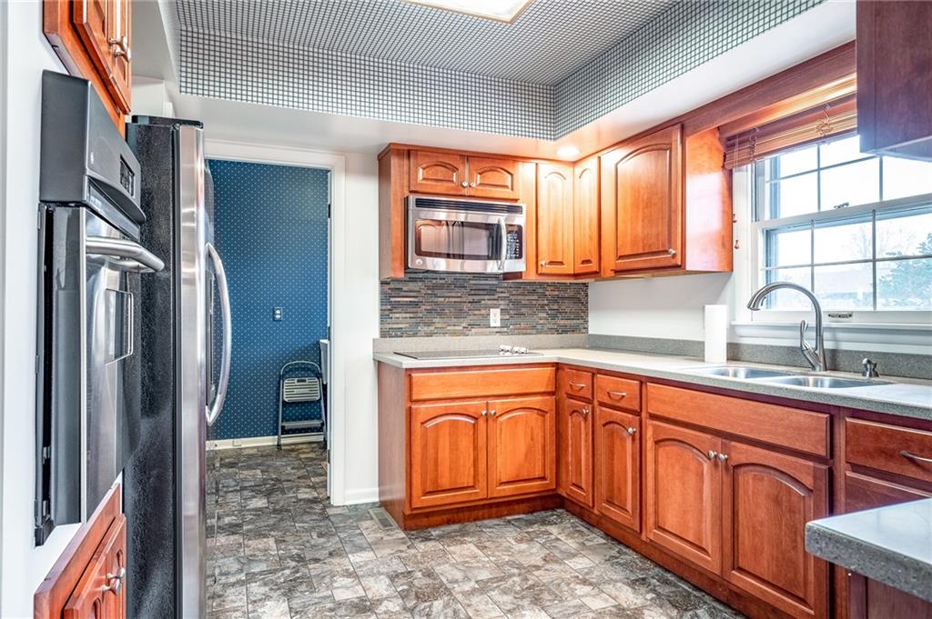4227 Ridgeway Avenue Columbus, IN 47203 - Photo 8 of 29 Gallery Image 8