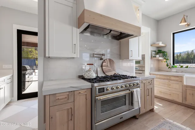 $4,500,000 | 713 North Center Valley Road, Sandpoint, ID 83864