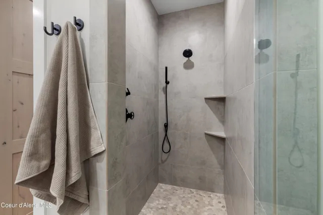 $4,500,000 | 713 North Center Valley Road, Sandpoint, ID 83864