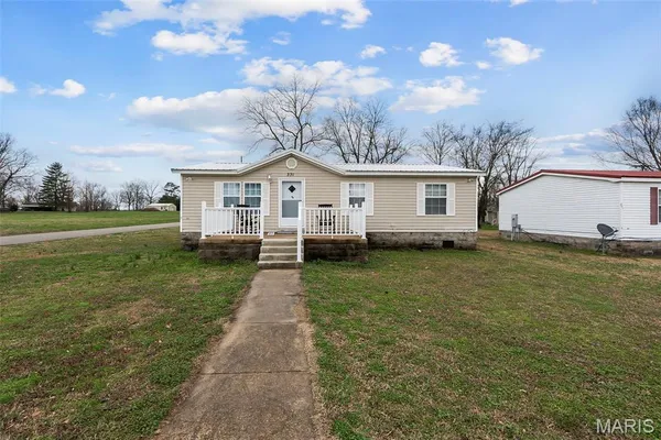 $155,000 | 331 Chester Street, Benton, MO 63736