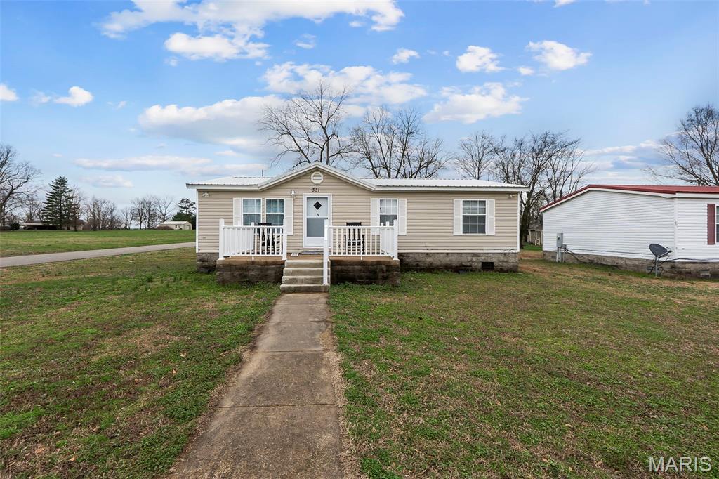 331 Chester Street Benton, MO 63736 - Photo 1 of 22