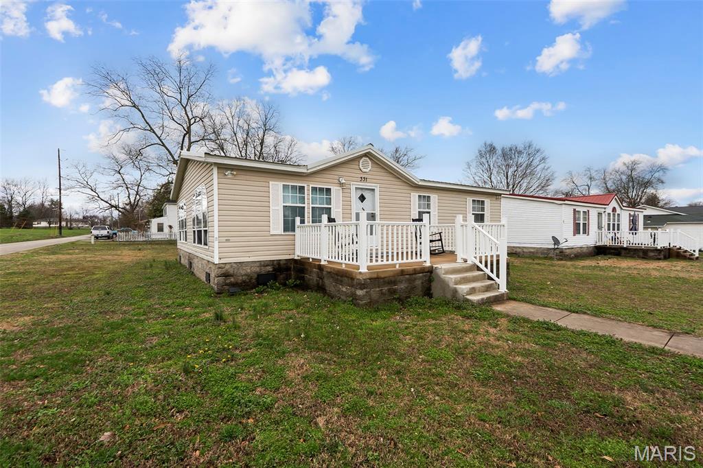 331 Chester Street Benton, MO 63736 - Photo 4 of 22