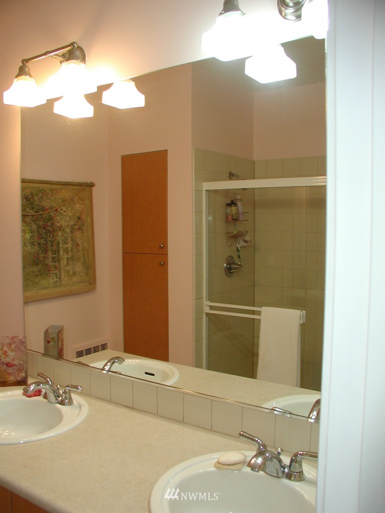 4912 Talbot Place South, Unit D Renton, WA 98055 - Photo 12 of 15