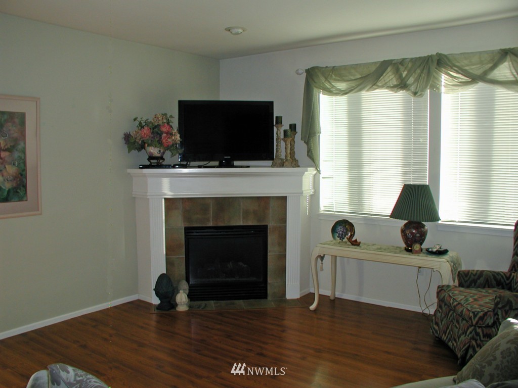 4912 Talbot Place South, Unit D Renton, WA 98055 - Photo 3 of 15