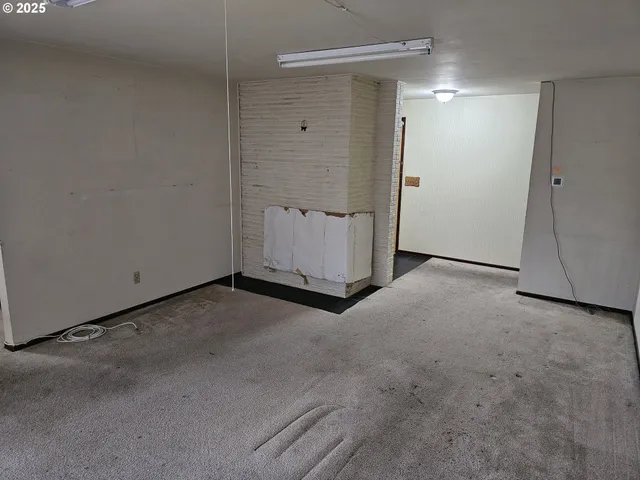 $400,000 | 2115 Northeast 144th Avenue, Portland, OR 97230