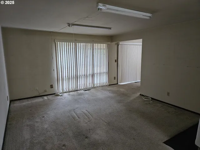 $400,000 | 2115 Northeast 144th Avenue, Portland, OR 97230