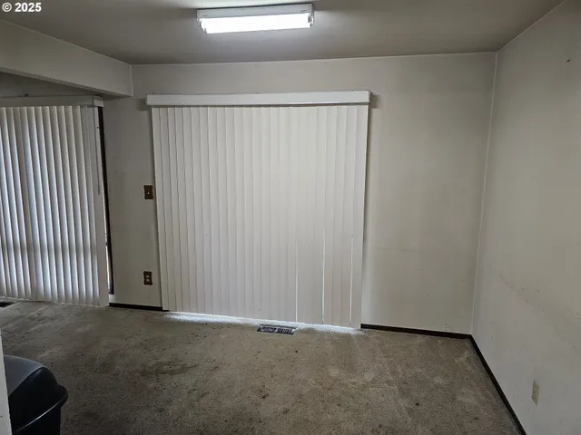 $400,000 | 2115 Northeast 144th Avenue, Portland, OR 97230