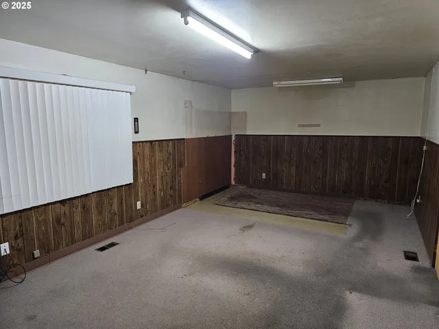 $400,000 | 2115 Northeast 144th Avenue, Portland, OR 97230