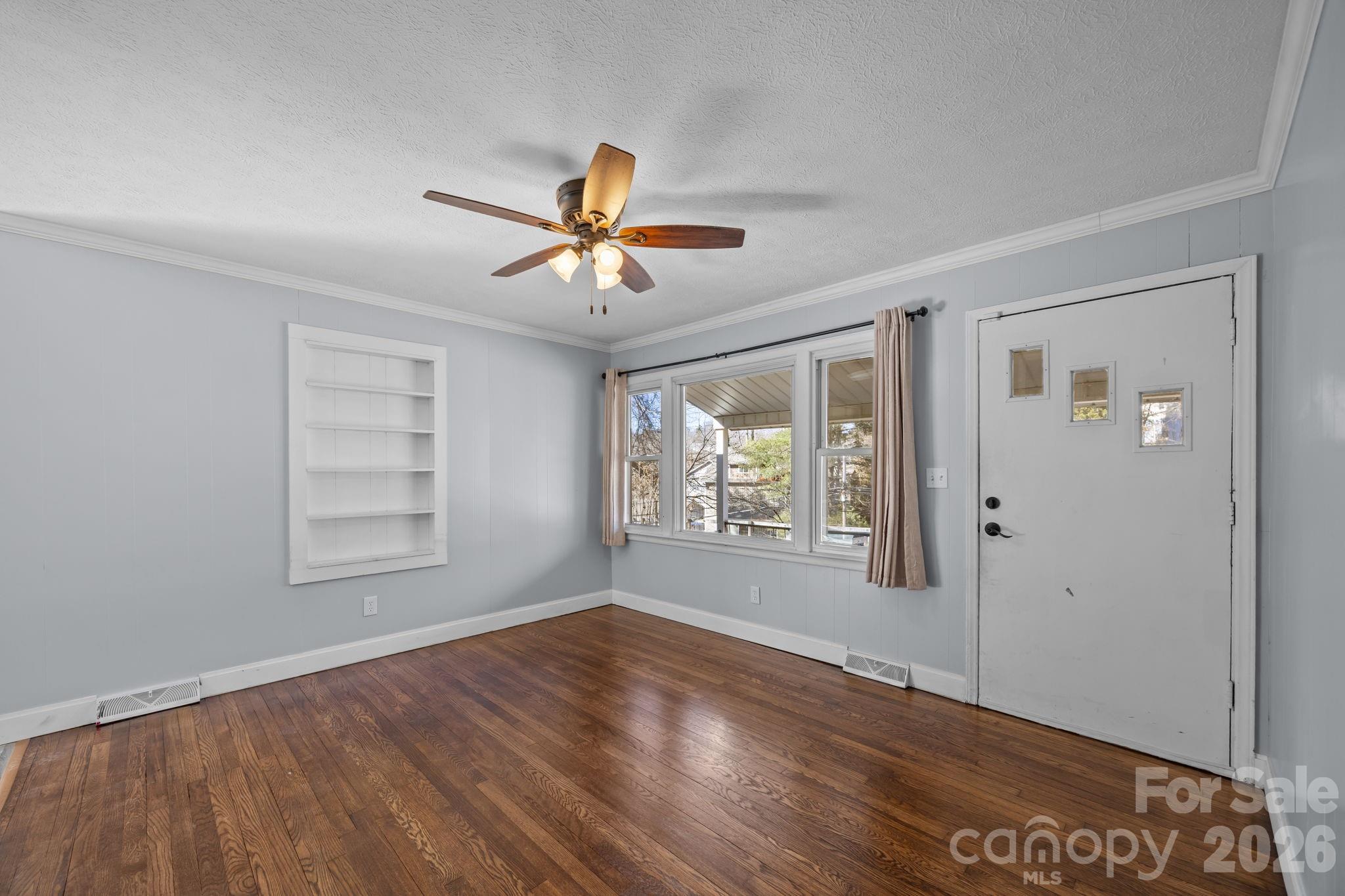 398 Sand Hill Road Asheville, NC 28806 - Photo 2 of 21