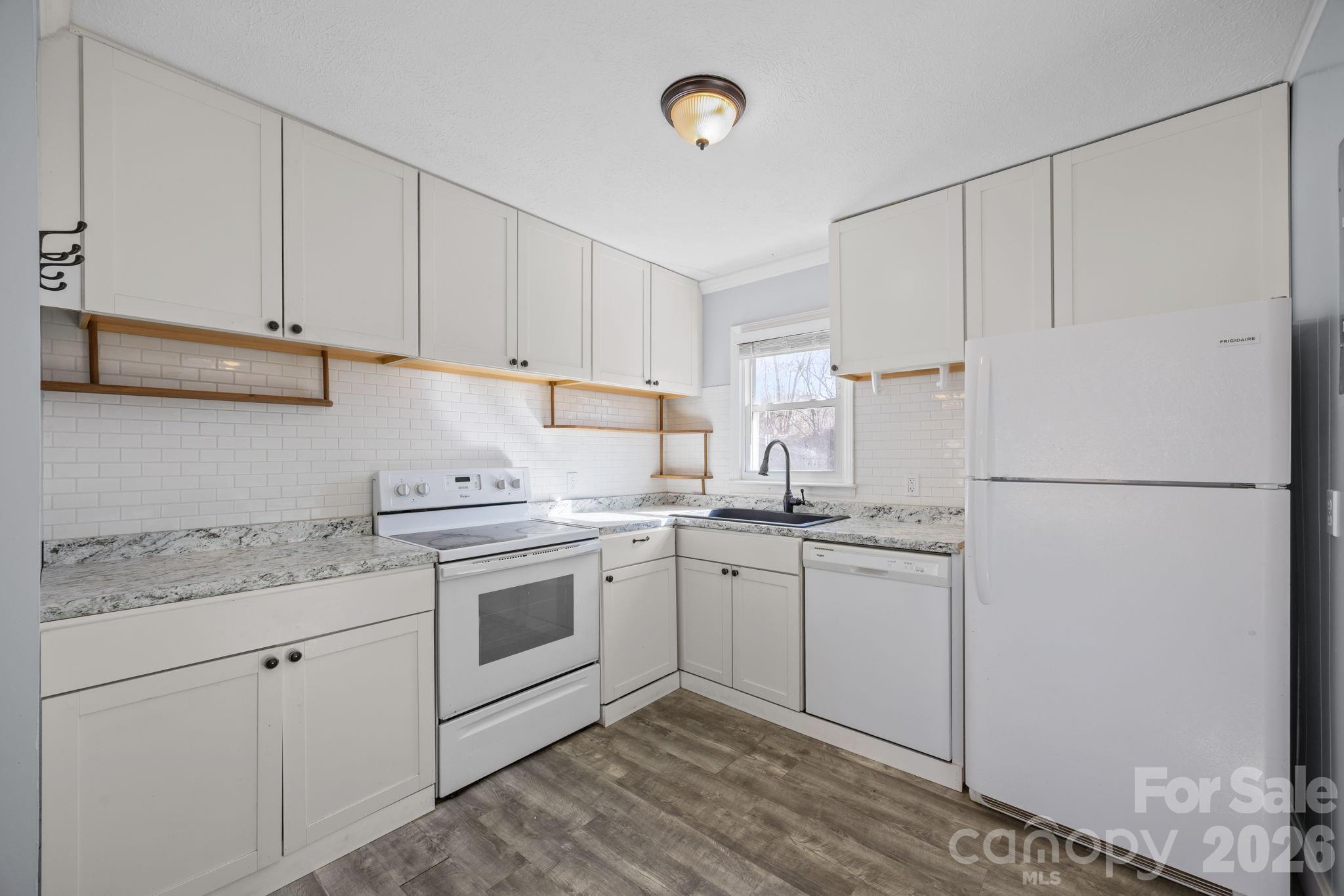 398 Sand Hill Road Asheville, NC 28806 - Photo 3 of 21