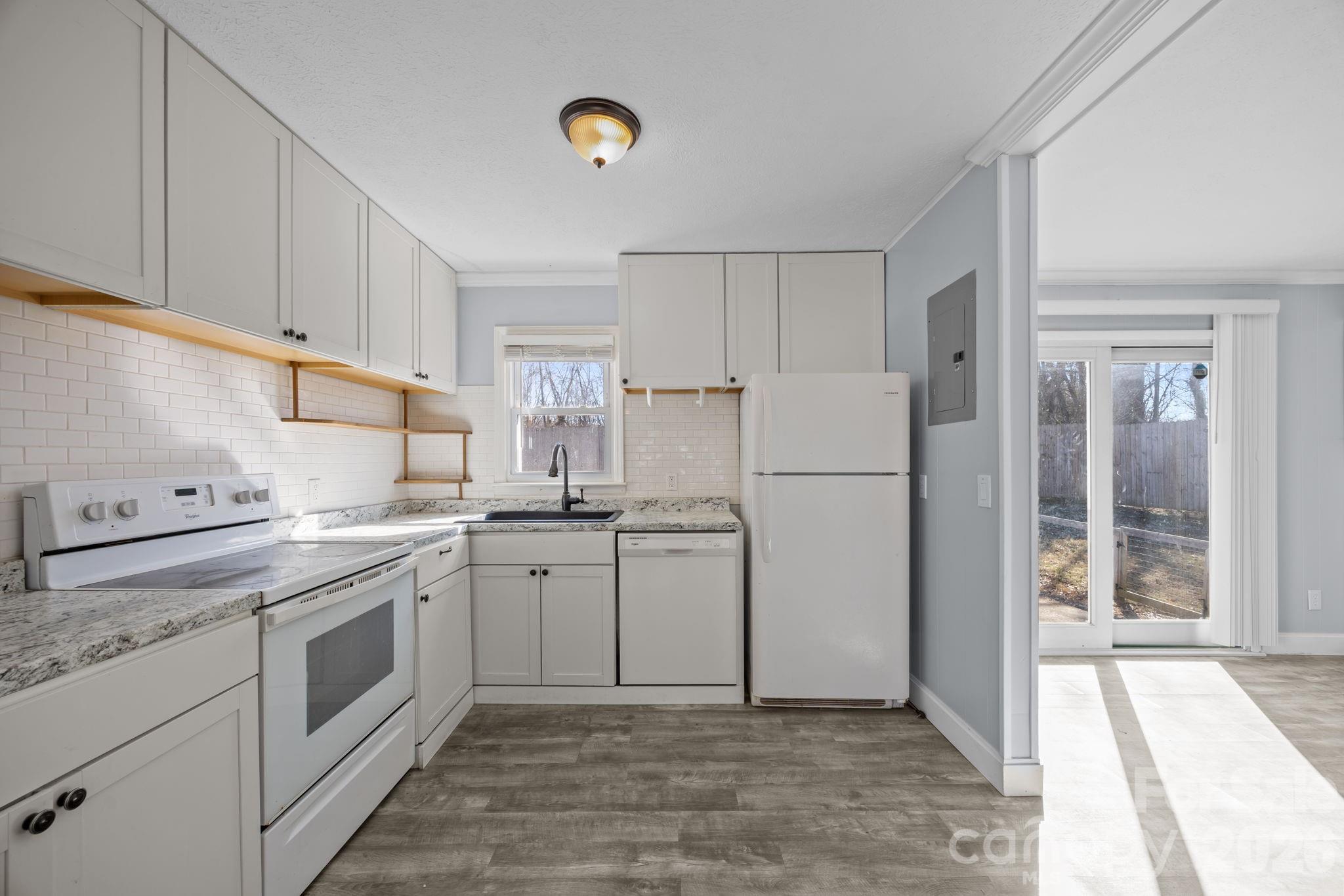 398 Sand Hill Road Asheville, NC 28806 - Photo 9 of 21