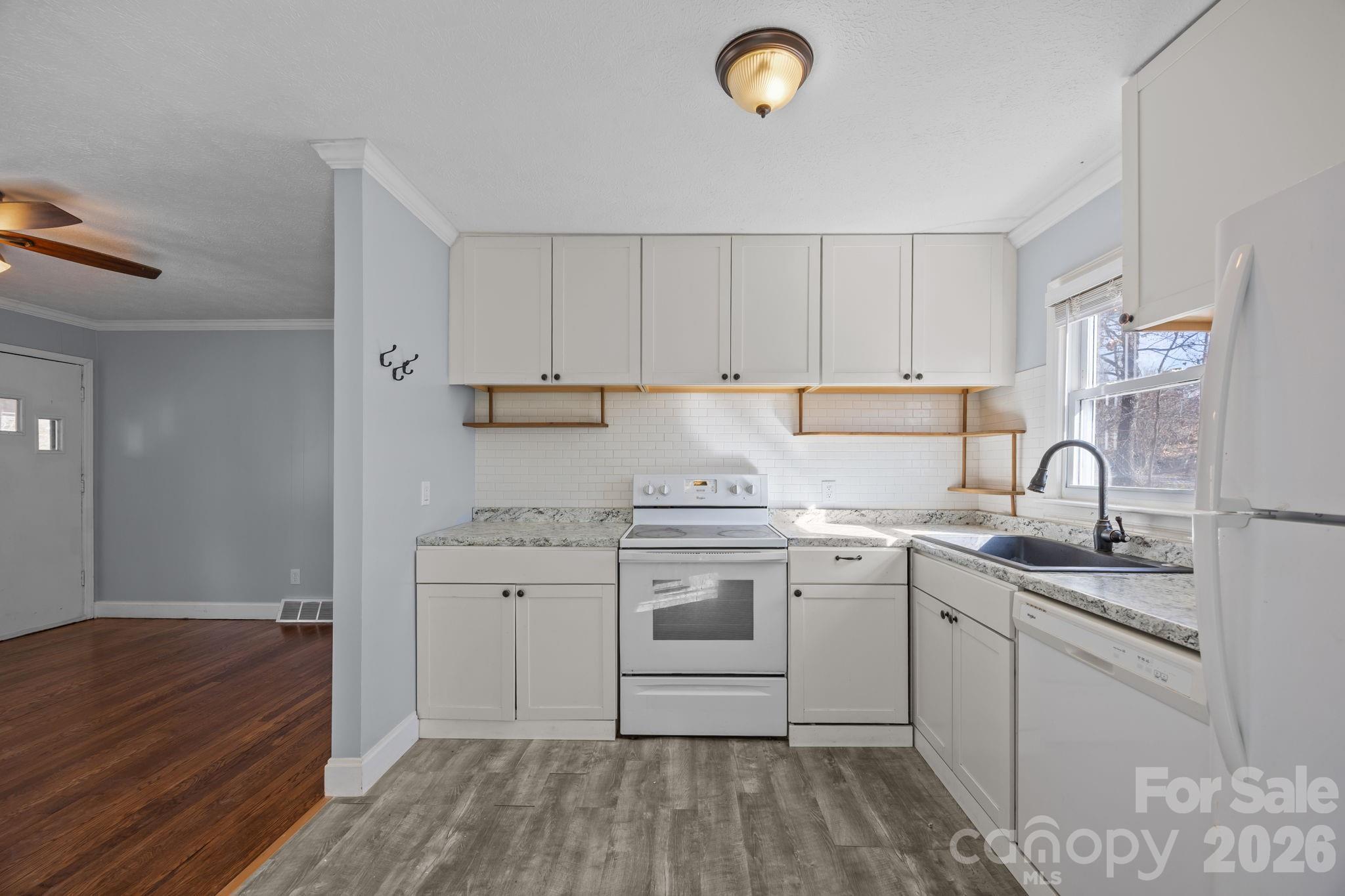 398 Sand Hill Road Asheville, NC 28806 - Photo 10 of 21