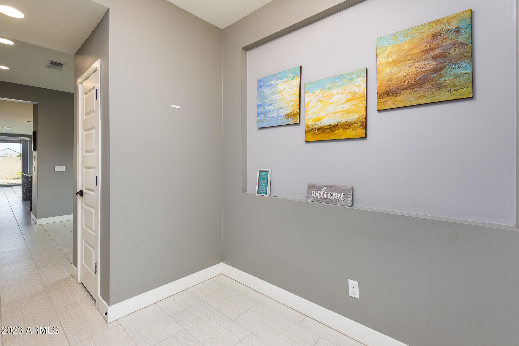 14332 West Wethersfield Road Surprise, AZ 85379 - Photo 4 of 29 Wethersfield