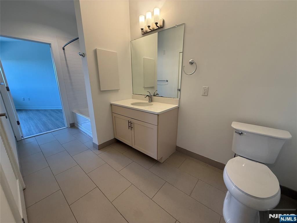 2050 North Central Road, Unit 801 Fort Lee, NJ 07024 - Photo 7 of 18