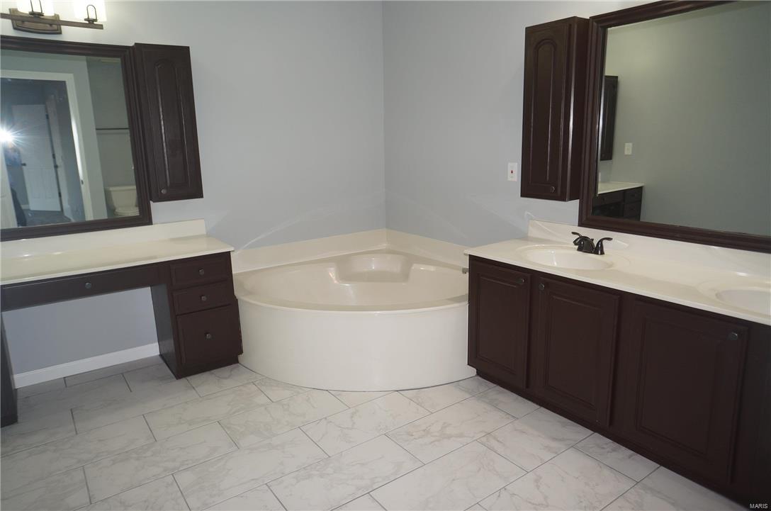 6000 Hagemann Road St. Louis, MO 63128 - Photo 15 of 29 Gallery Image 15