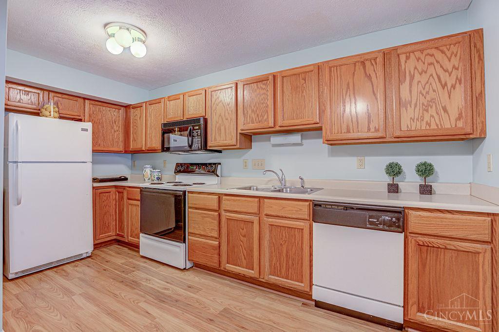 827 Neeb Road, Unit 1 Cincinnati, OH 45233 - Photo 4 of 24 Gallery Image 4