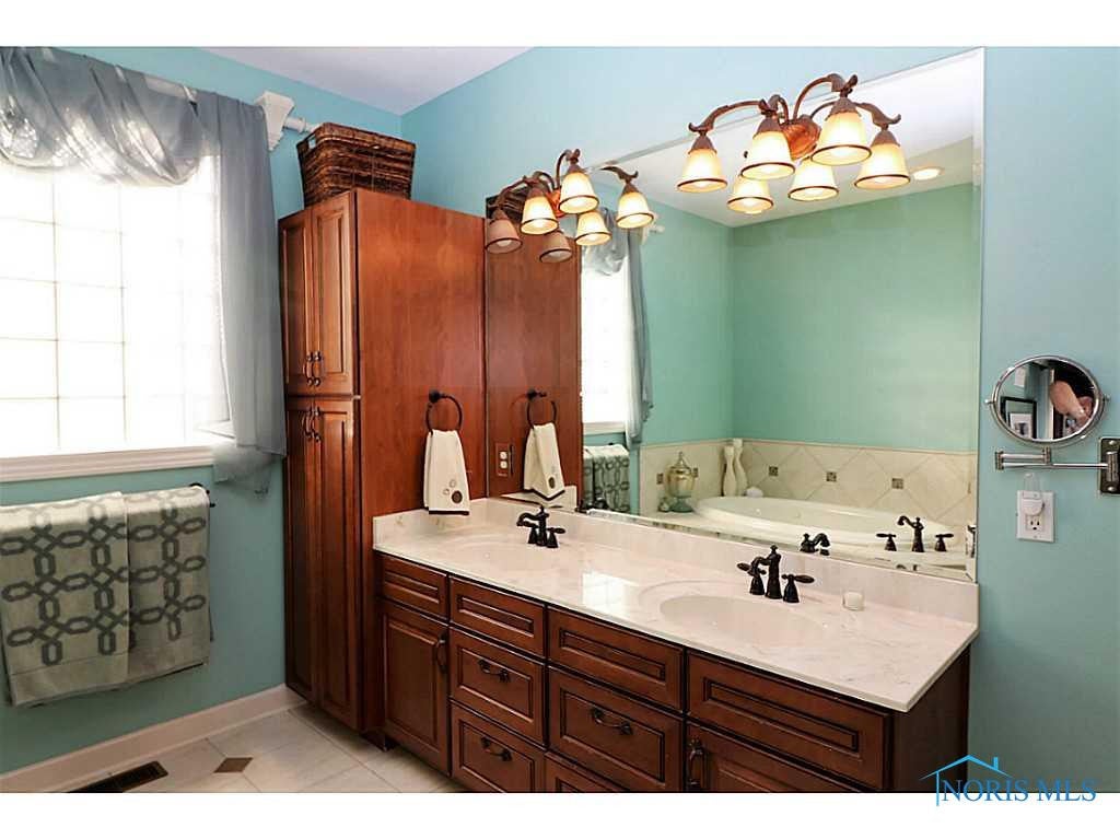 7871 Chestnut Ridge Maumee, OH 43537 - Photo 11 of 20 Gallery Image 11
