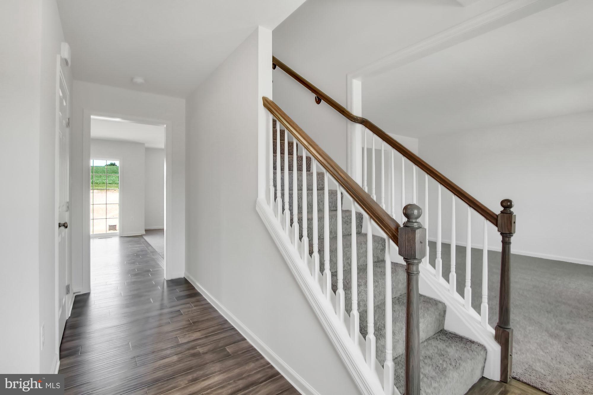 658 Rishel Drive York, PA 17406 - Photo 3 of 21 Gallery Image 3