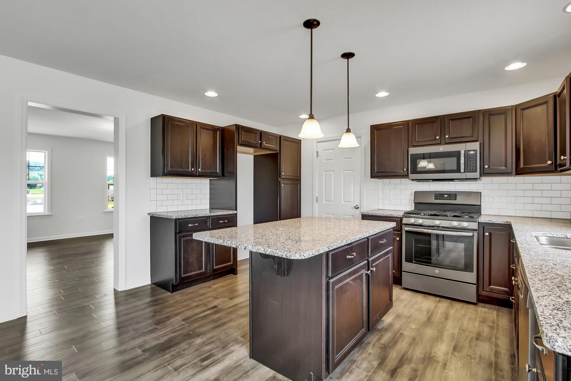 658 Rishel Drive York, PA 17406 - Photo 9 of 21 Gallery Image 9