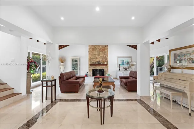 $3,750,000 | 530 Ocean Boulevard, Golden Beach, FL 33160