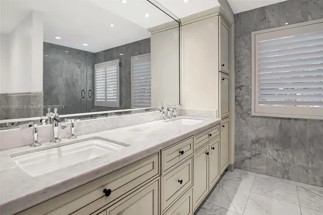 $3,750,000 | 530 Ocean Boulevard, Golden Beach, FL 33160