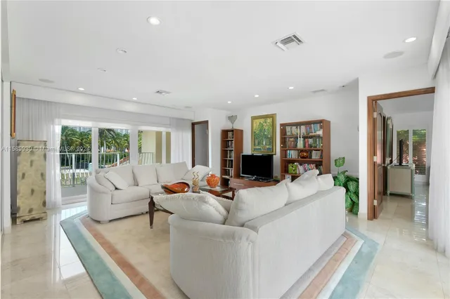 $3,750,000 | 530 Ocean Boulevard, Golden Beach, FL 33160