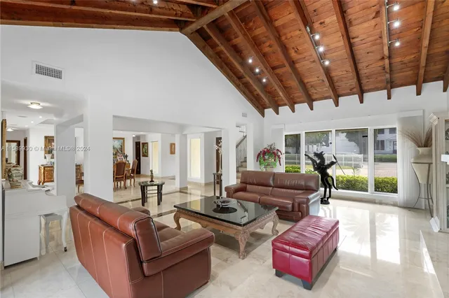 $3,750,000 | 530 Ocean Boulevard, Golden Beach, FL 33160