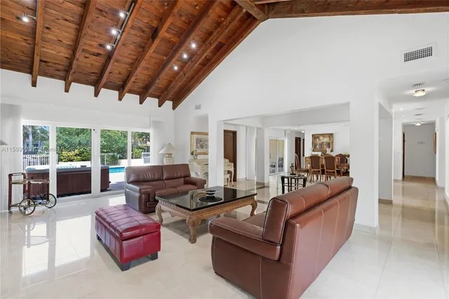 $3,750,000 | 530 Ocean Boulevard, Golden Beach, FL 33160