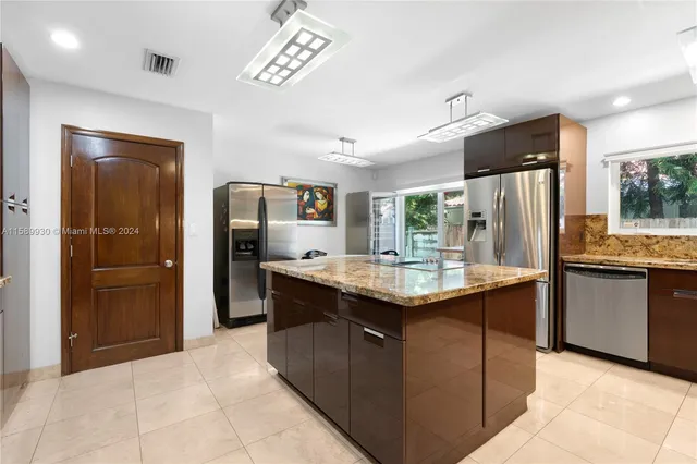 $3,750,000 | 530 Ocean Boulevard, Golden Beach, FL 33160