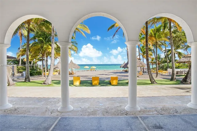 $3,750,000 | 530 Ocean Boulevard, Golden Beach, FL 33160