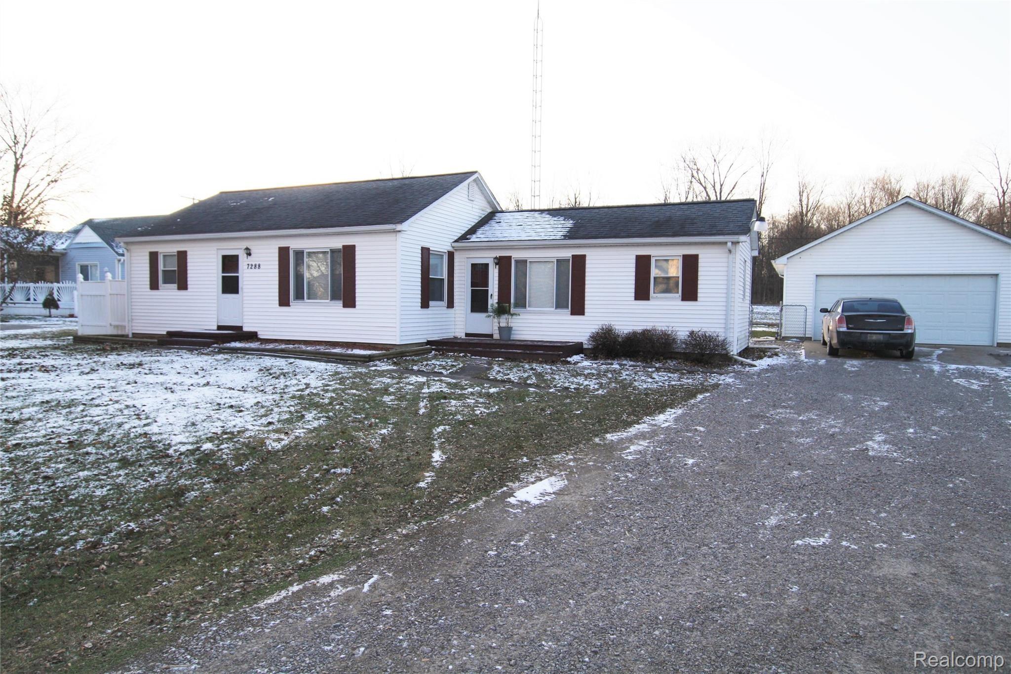 7288 Morrish Road Swartz Creek, MI 48473 - Photo 2 of 21 IMG_1395.JPG