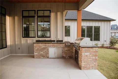 $1,098,000 | 809 Chretien Point Avenue, Covington, LA 70433