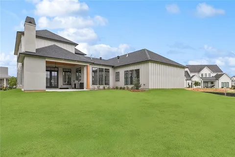 $1,098,000 | 809 Chretien Point Avenue, Covington, LA 70433