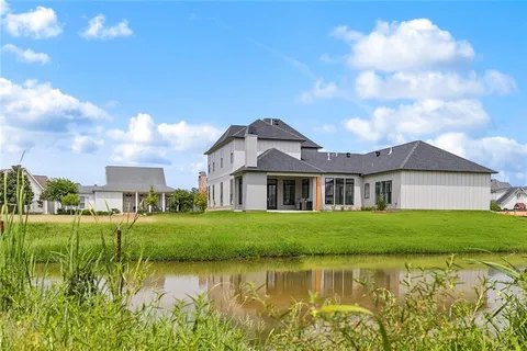 $1,098,000 | 809 Chretien Point Avenue, Covington, LA 70433